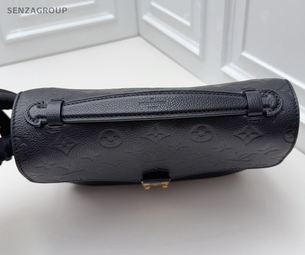 Louis Vuitton Pochette Metis Monogram Shoulder Bag Crossbody Almost Brand NEW