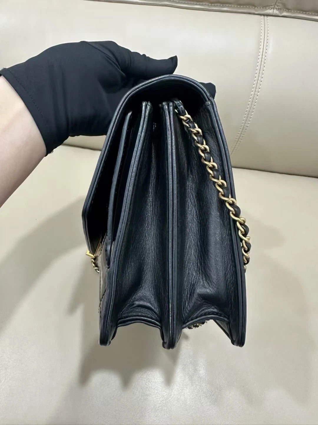 Chanel Pre-owned Black Patent Leather Crossbody Bag For Women