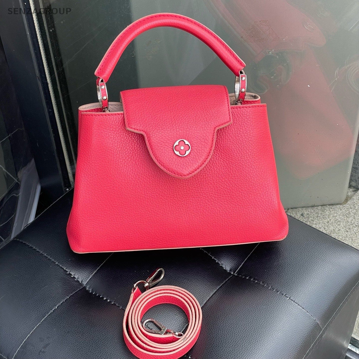 Louis Vuitton Capucines PM Top Handle 2way Shoulder Handbag Red Women
