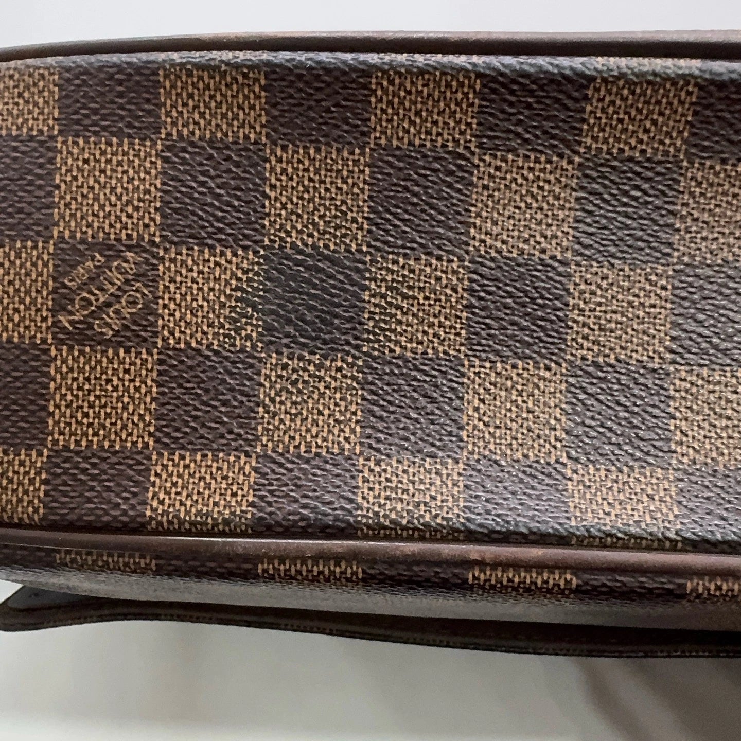 Authentic Louis Vuitton Shelton Laptop Messenger Bag Damier Canvas Crossbody