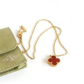 Van Cleef &amp; Arpels Vintage Alhambra Carnelian Pendant Necklace Yellow Gold 18k