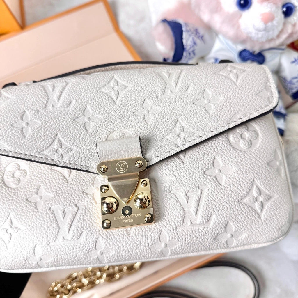 Louis Vuitton East West Metis Pochette White Messenger Shoulder Bag