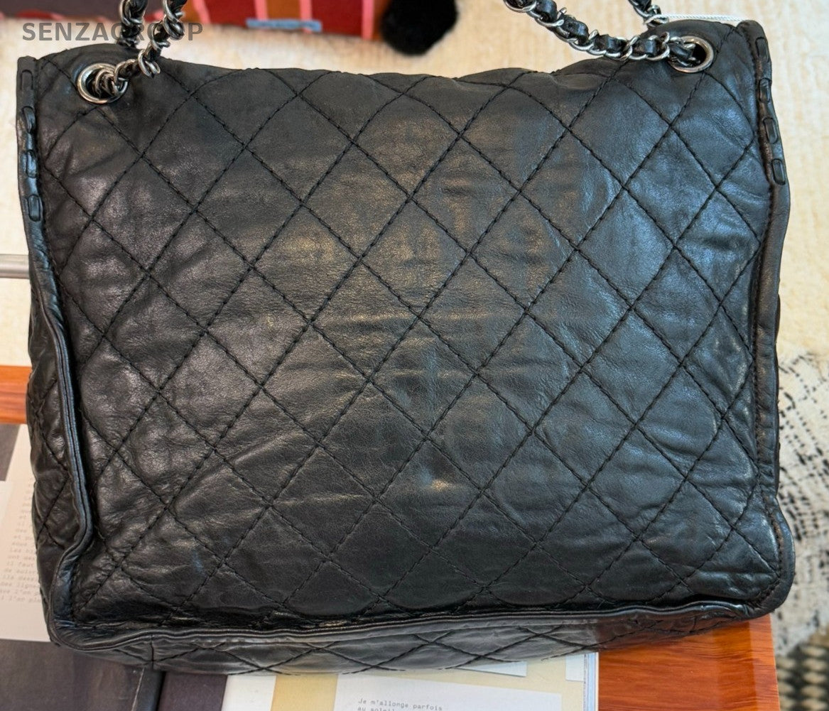 CHANEL Calfskin Chain Shoulder Bag Crossbody Black Silver Used Women Classic