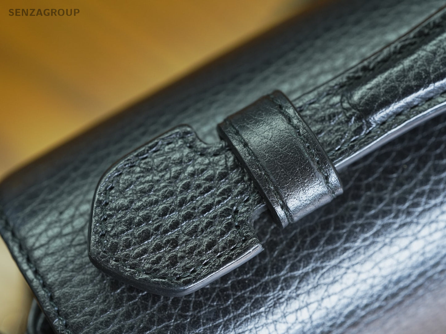 GUCCI Interlocking Top Handle Shoulder Bag