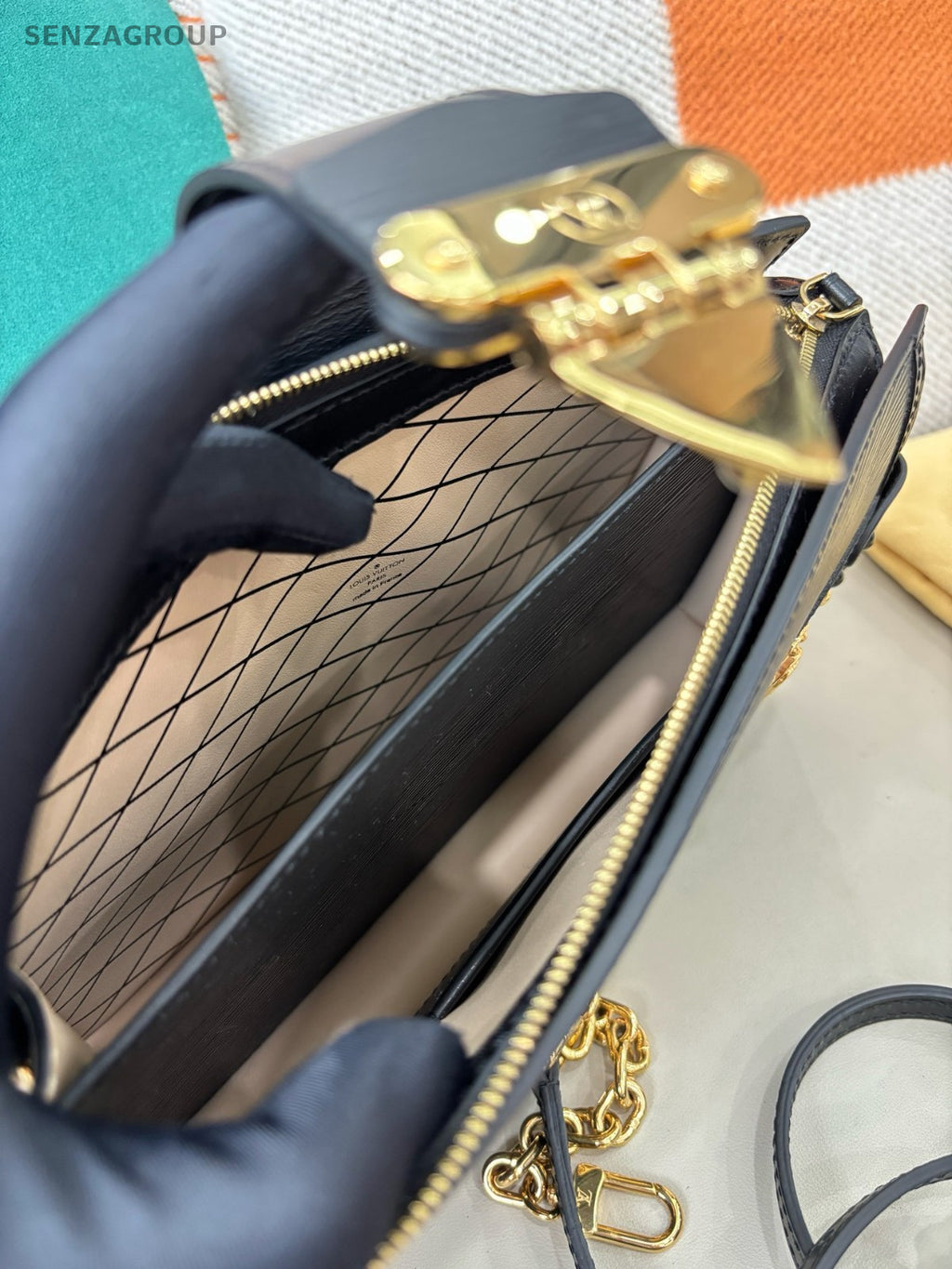 Louis Vuitton Trunk Clutch Epi Shoulder Bag Crossbody Black Gold Women Classic