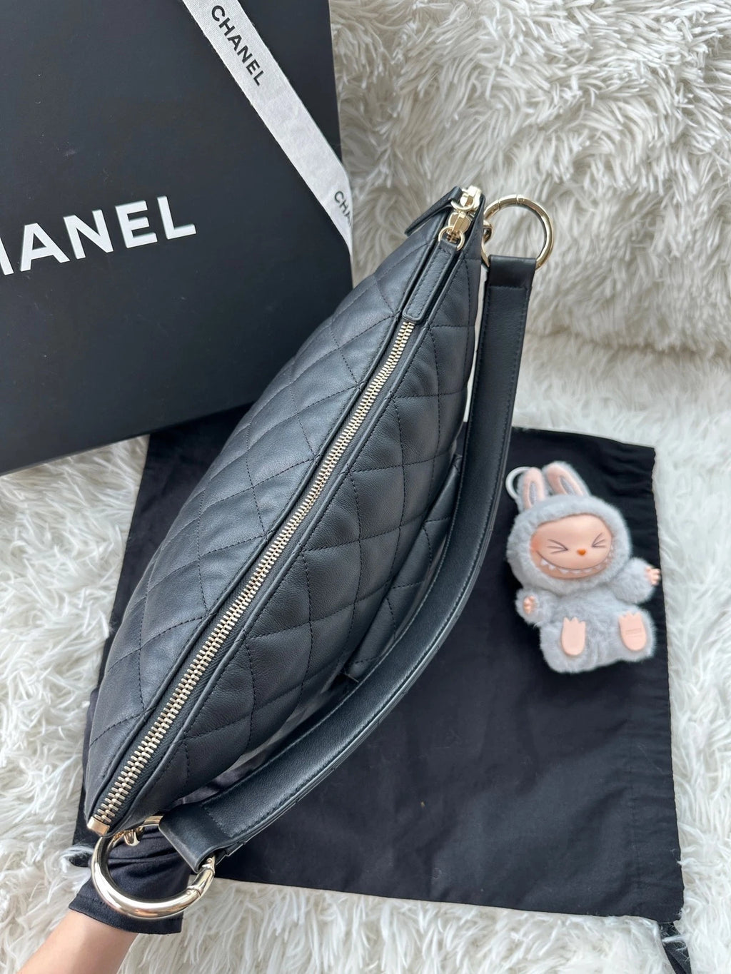 CHANEL Medium Calfskin Hobo Shoulder Handbag For Women