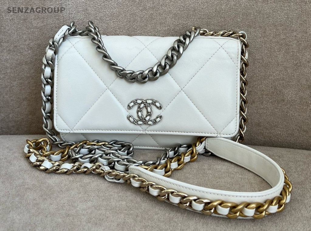CHANEL 19bag Woc Chain Shoulder bag White Silver Women Chip Version