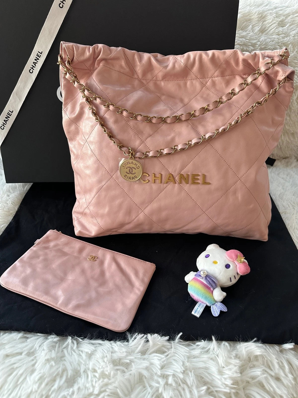 CHANEL 22Bag Medium Sakura Pink Shoulder Handbag For Women