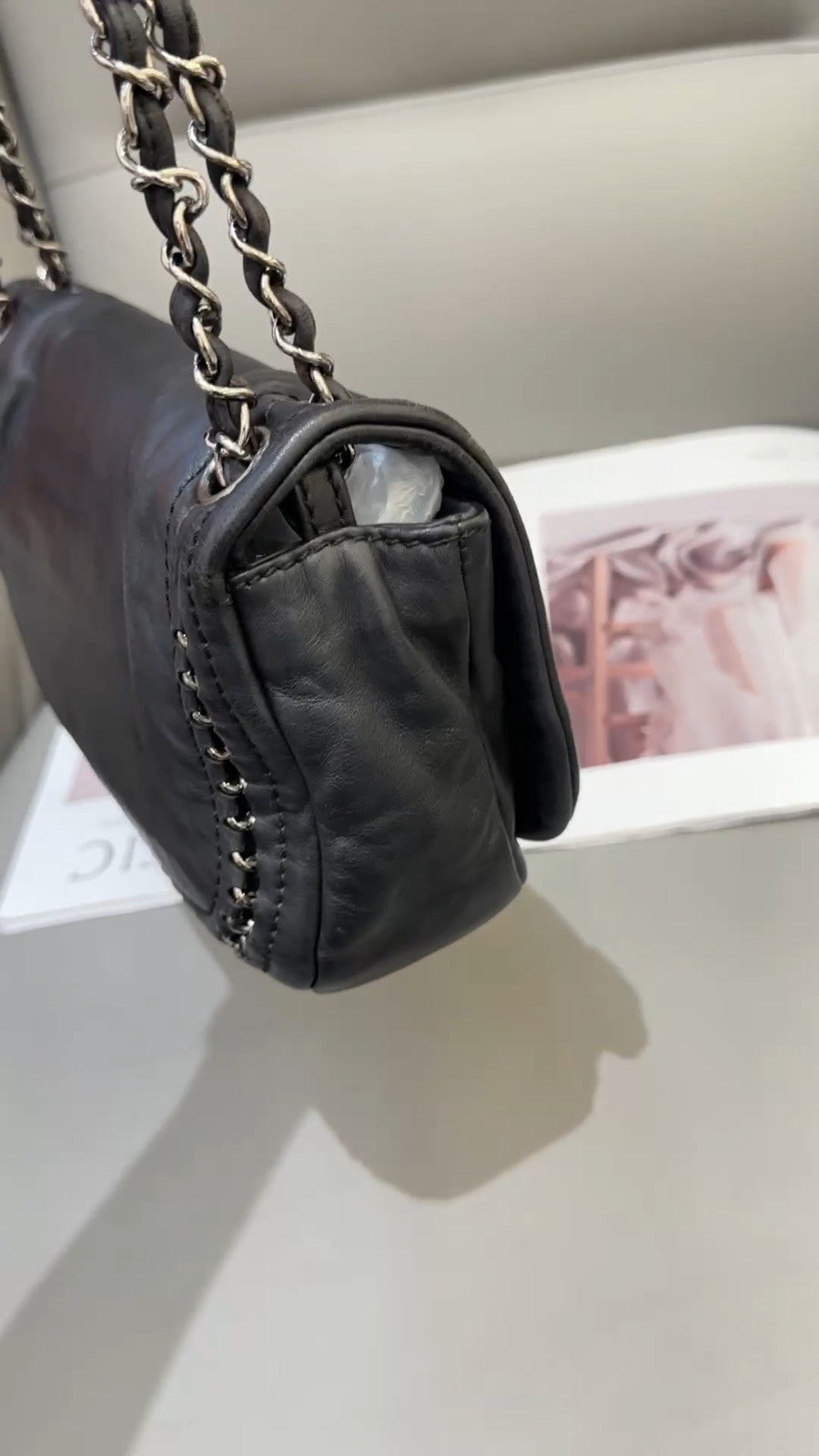 CHANEL Hobo CC Logo Chain Shoulder bag Black Women