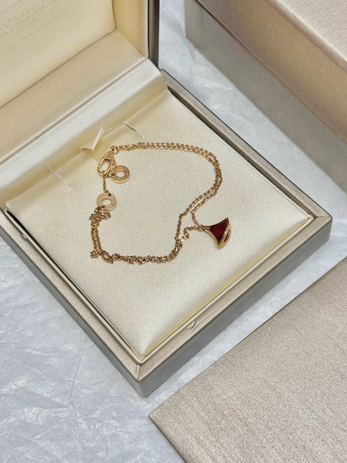 Bvlgari Diva's Dream 18k Rose Gold Bracelet Red Carnelian Fan Charms 5.9–7.5 In