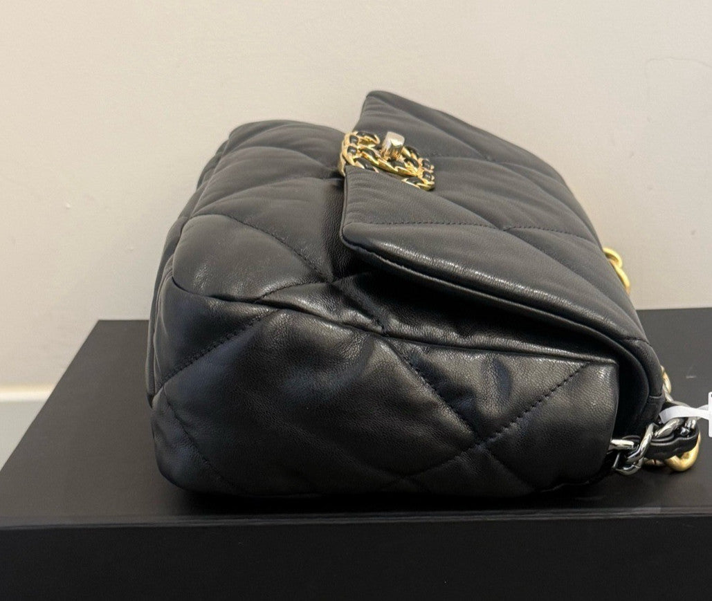 Chanel 19Bag Diamond Chain Shoulder Bag Crossbody Black Gold Women Classic