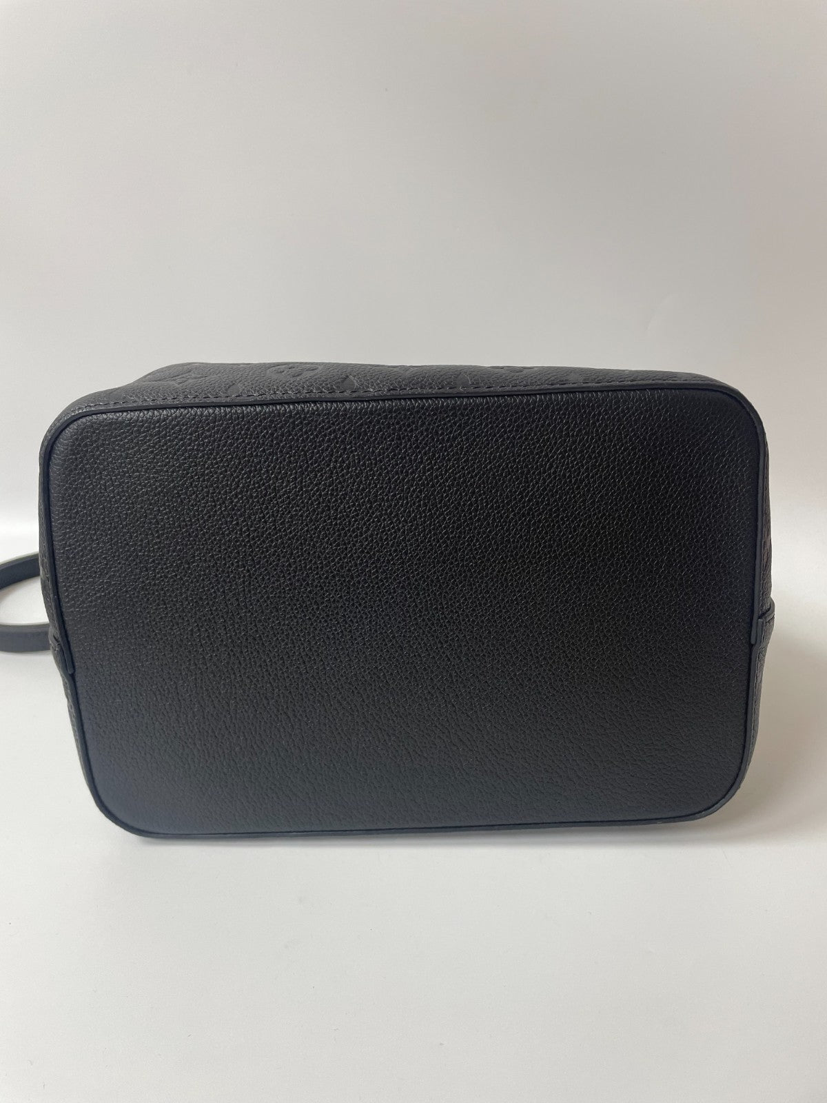 SJ0001 LV BLACK NOE  bucket