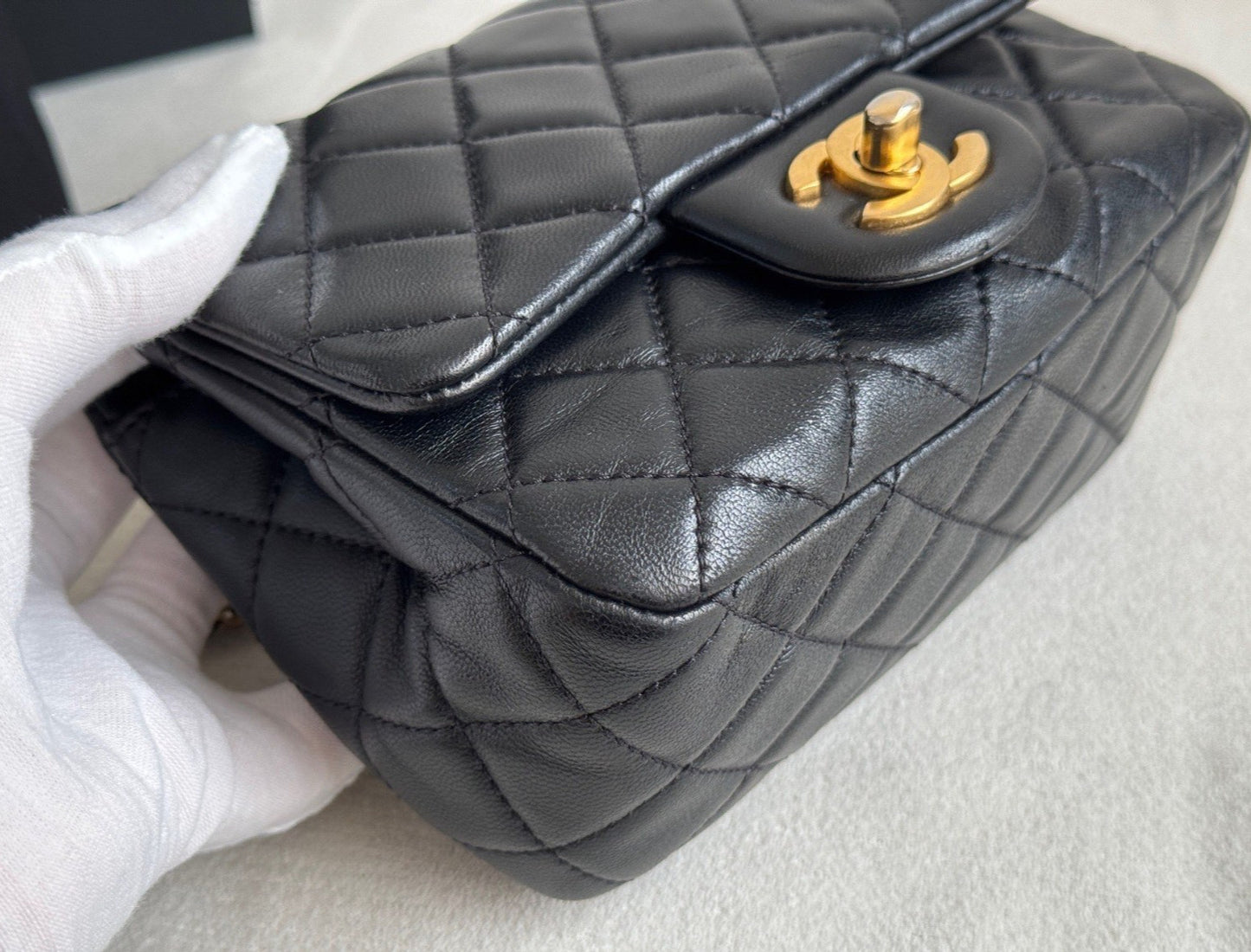 Chanel Classic Flap Lambskin Chain Shoulder Bag Crossbody Black Gold Women