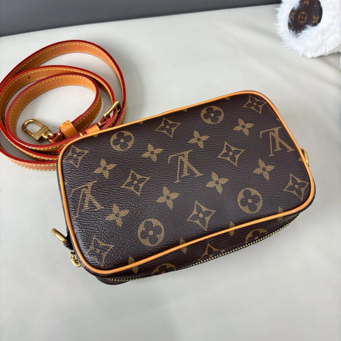Louis Vuitton Trocadero Monogram Camera Bag Crossbody Brown Gold Women