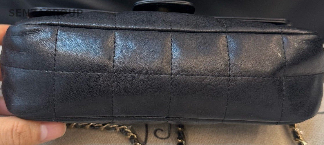 Chanel Lambskin Mini Chain Shoulder Bag Crossbody Black Gold Women Classic