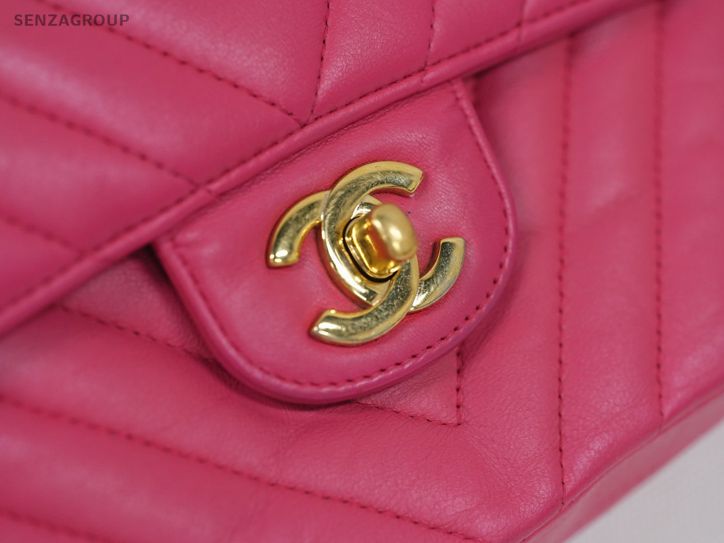 CHANEL Classic Flap MM V-Shape Pattern Chain Shoulder bag Pink Gold Women