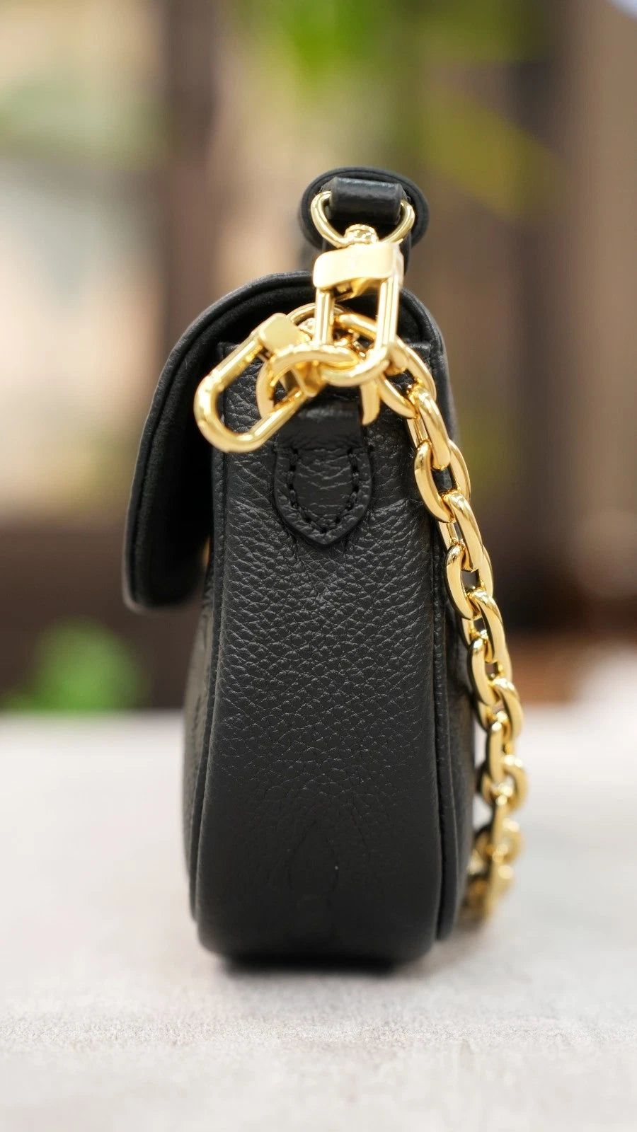 Louis Vuitton Ivy Chain Monogram Empreinte Black Gold Shoulder Bag Excellent