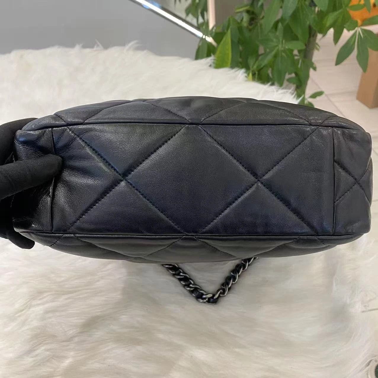 Chanel 19 Bag Tote Chain Shoulder Bag Quilted Black Gold Classic Women