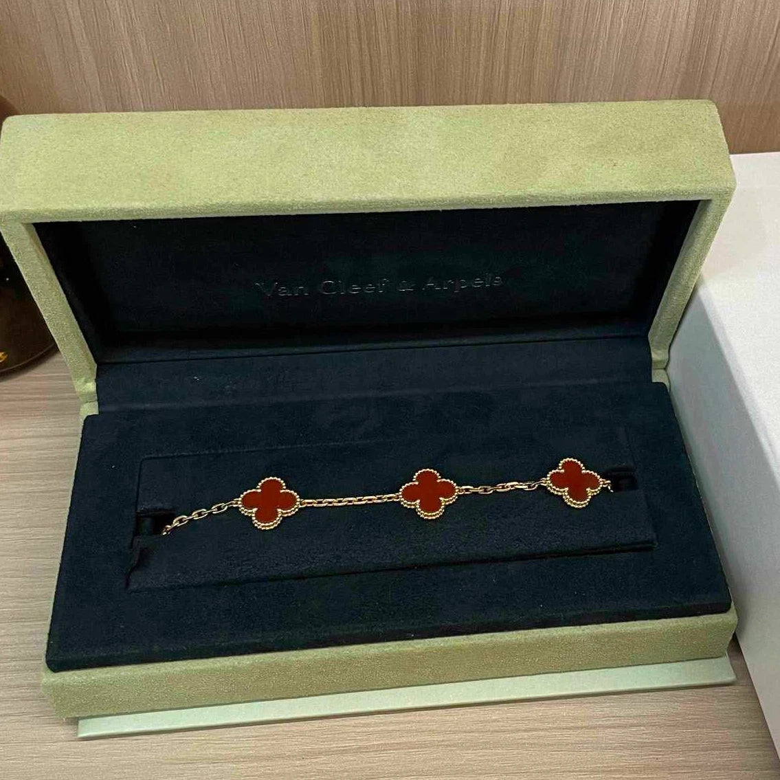 VCA Van Cleef &amp; Arpels Vintage Alhambra Carnelian 5 Motifs Clover Bracelet 18kYG