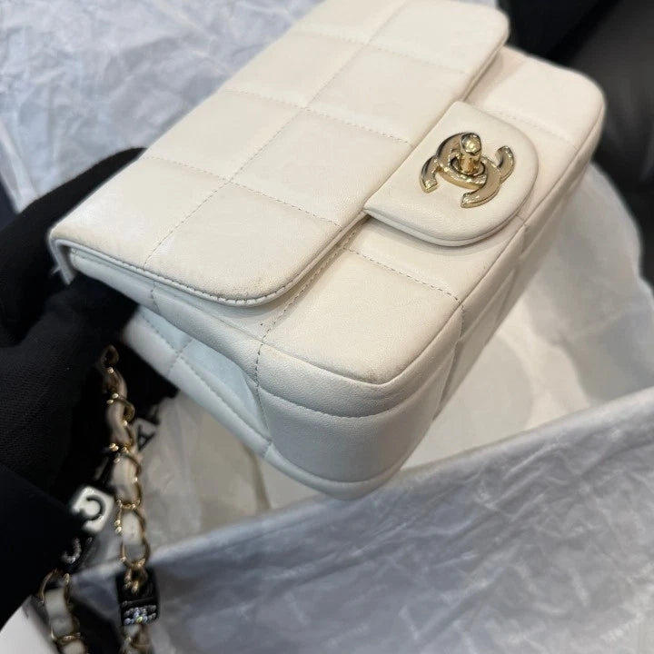 Chanel Classic Flap Chain Shoulder Bag Crossbody White Gold Women Fashion D