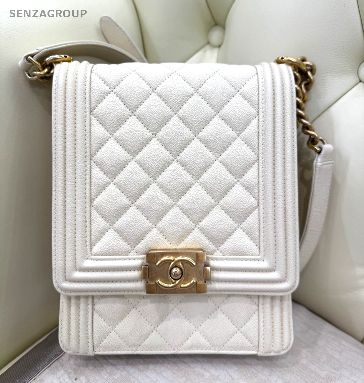 CHANEL Leboy Caviar Calfskin Chain Shoulder bag White Gold Women