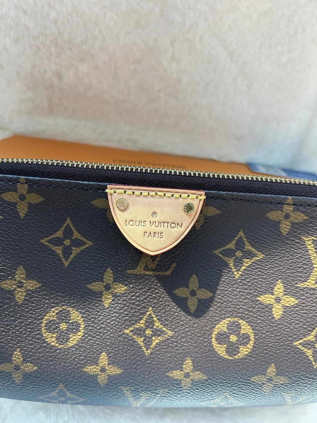 Louis Vuitton Canvas Lock Mahjong Shoulder Handbag For Women