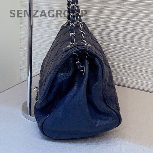 CHANEL Classic Diamond pattern Navy blue Shoulder bag Crossbody