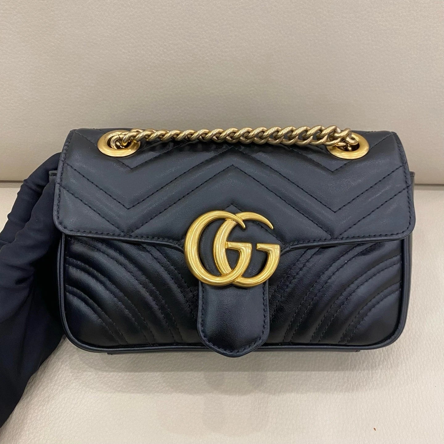 GUCCI Marmont22 Calfskin Small Shoulder Bag For Women Black Gold