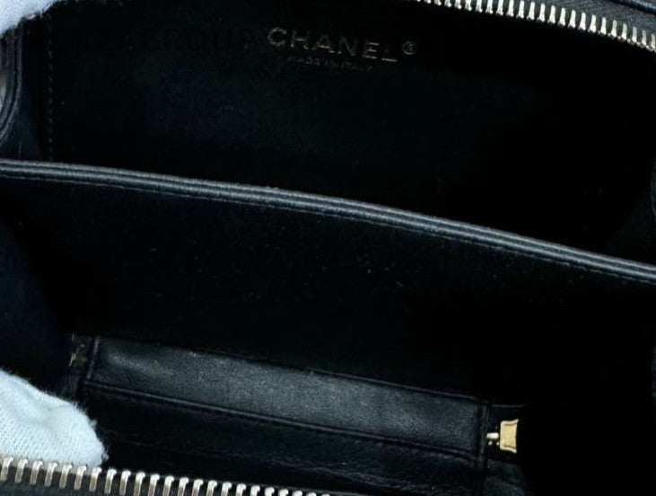 Chanel CC Logo PM Diamond Pattern Chain Shoulder Bag Black Gold Used Women