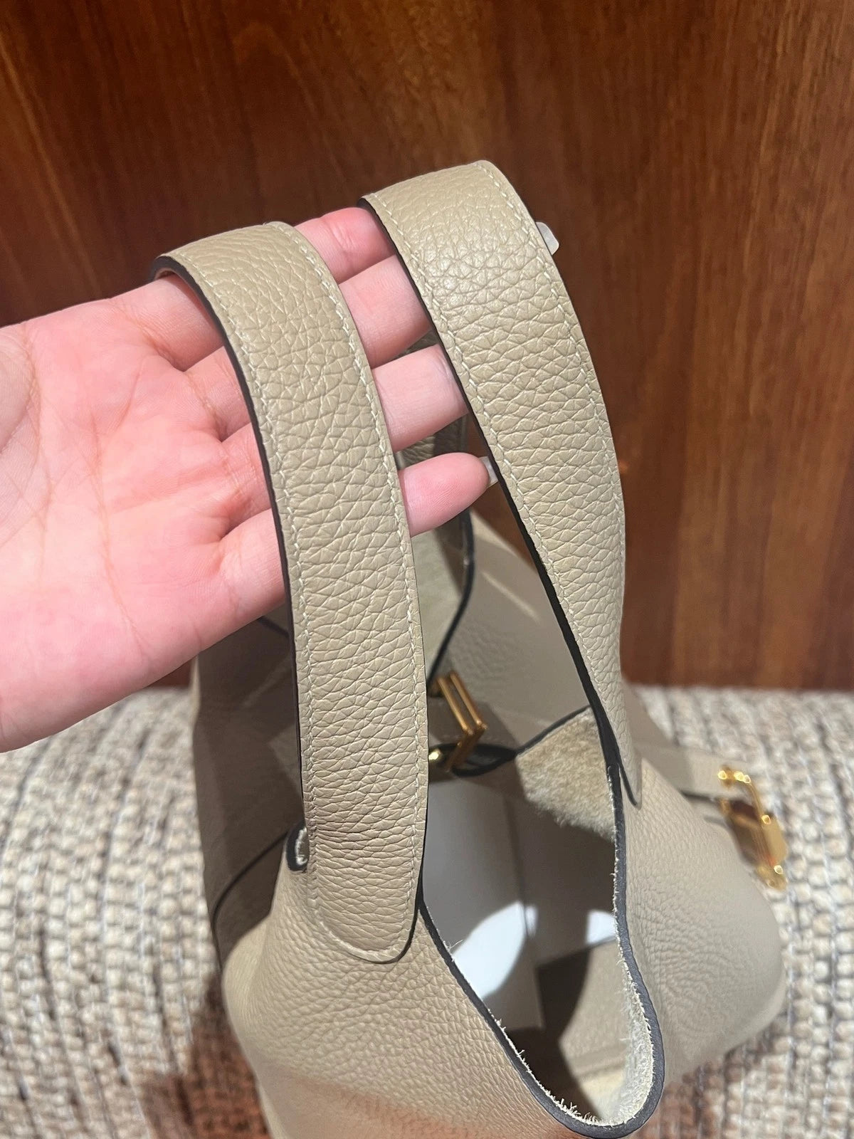 Hermes Leather 18 Gray Gold Hardware Bucket Handbag For Women