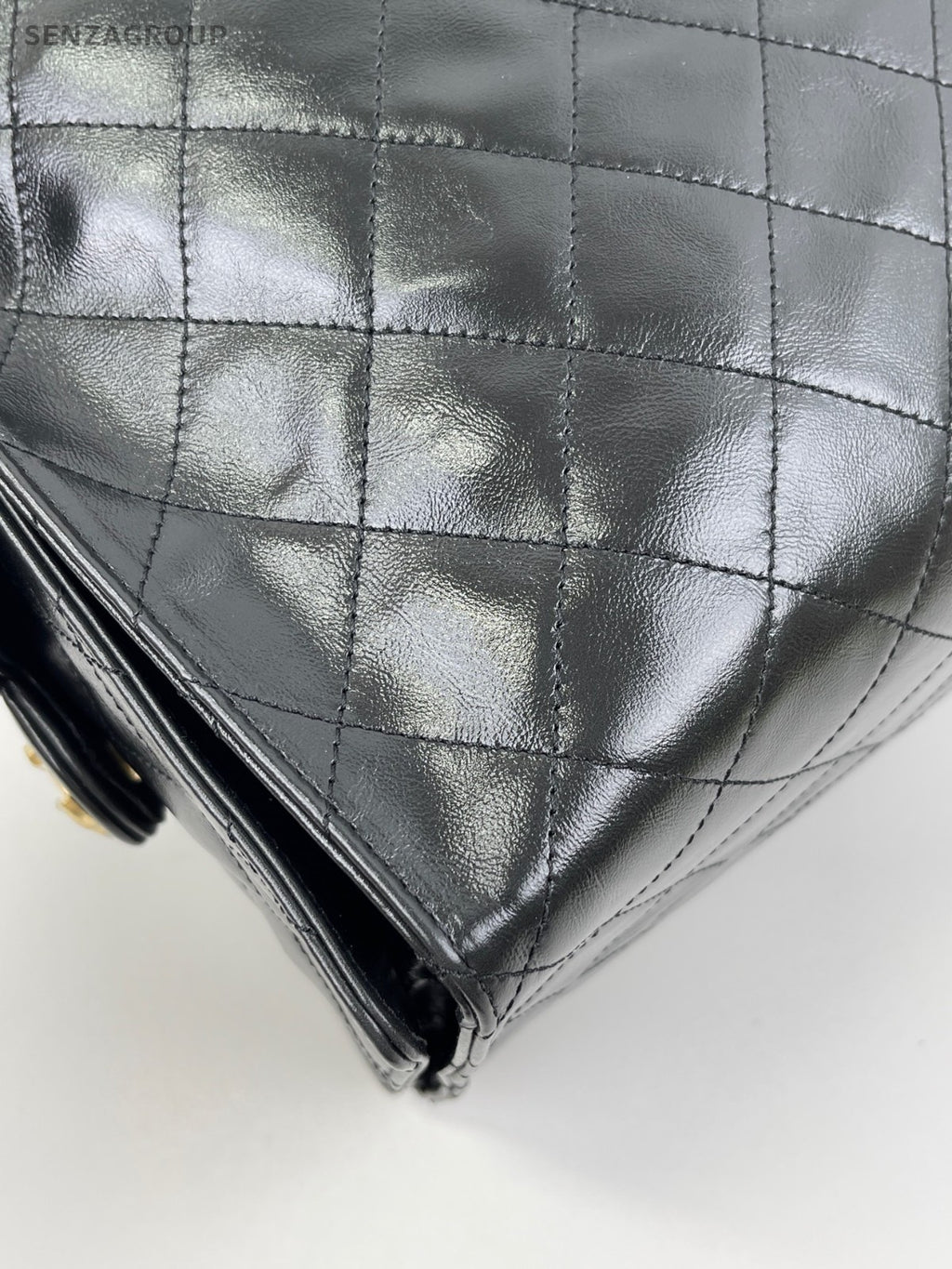 Chanel 25B MM Chain Shoulder Bag Crossbody Black Gold Women Classic Designer