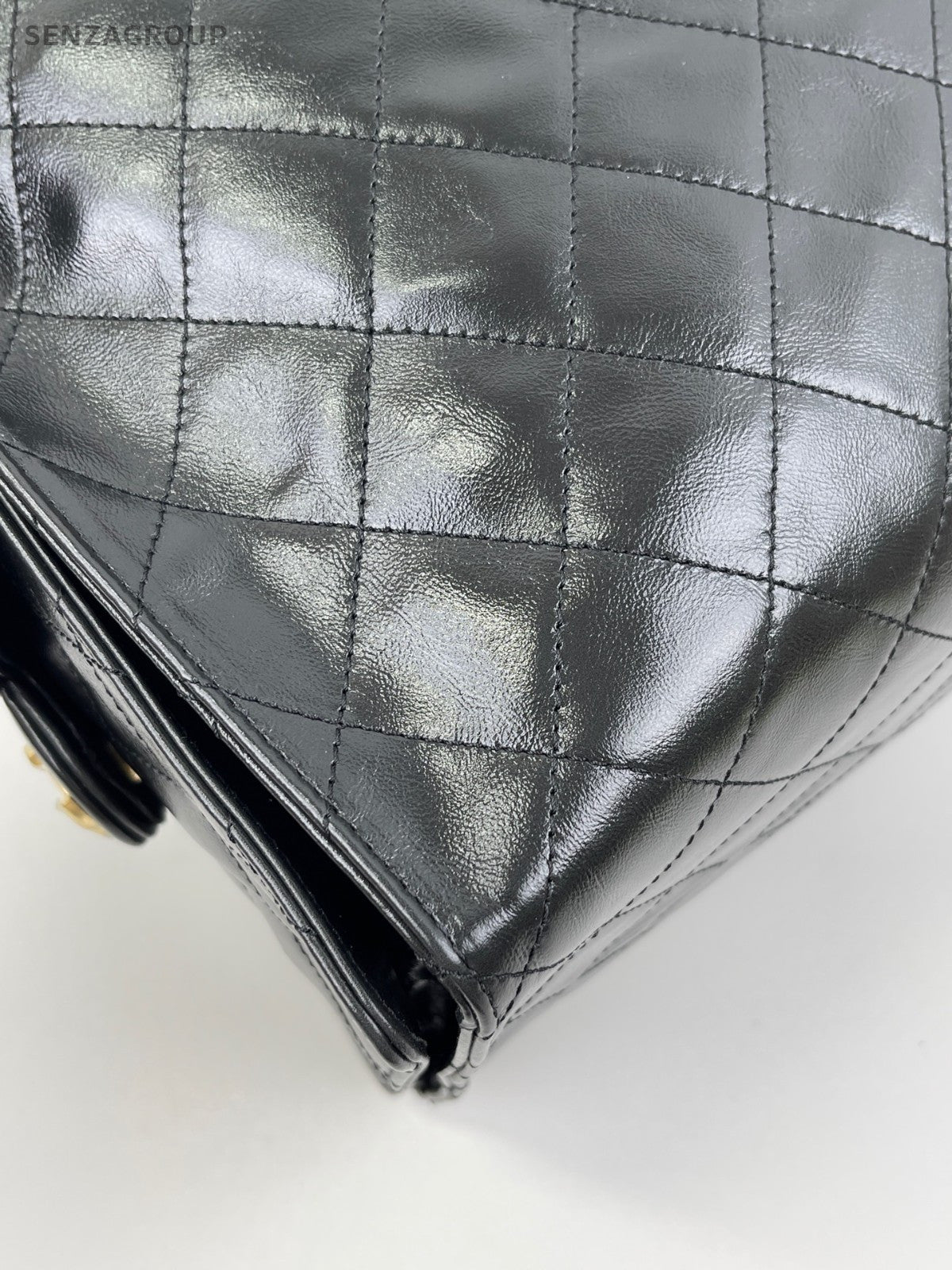Chanel 25B MM Chain Shoulder Bag Crossbody Black Gold Women Classic Designer