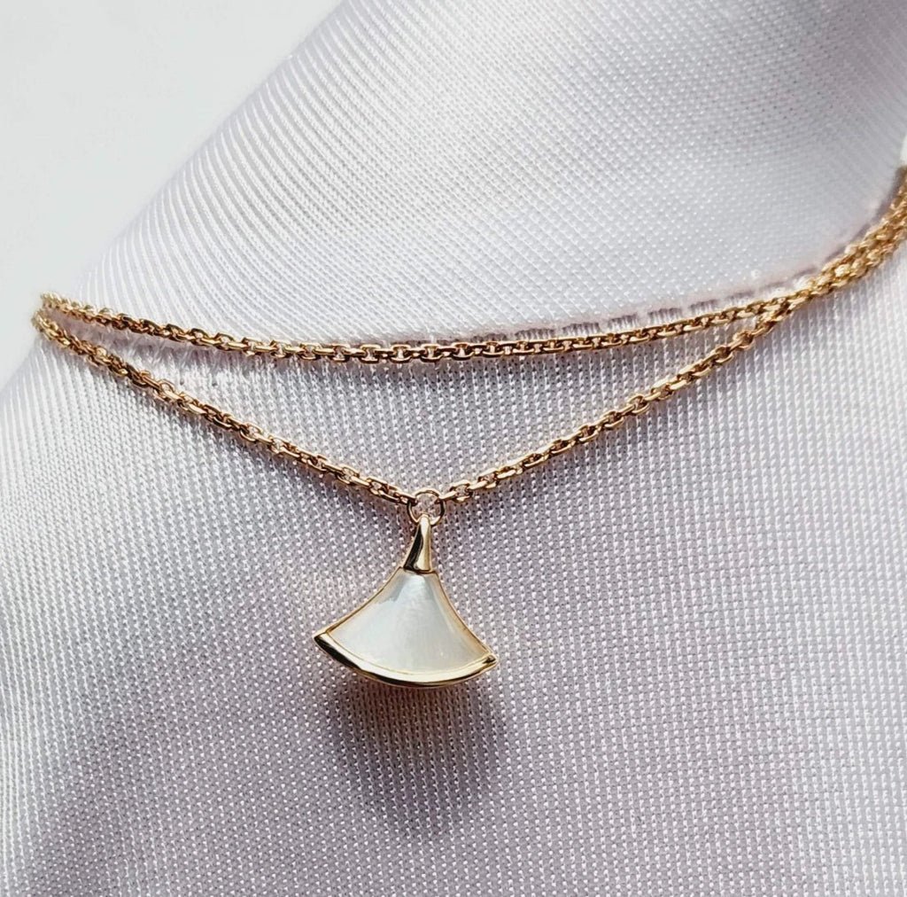 Bvlgari Divas' Dream 18K Rose Gold Pendant Bracelet With Mother of Pearl