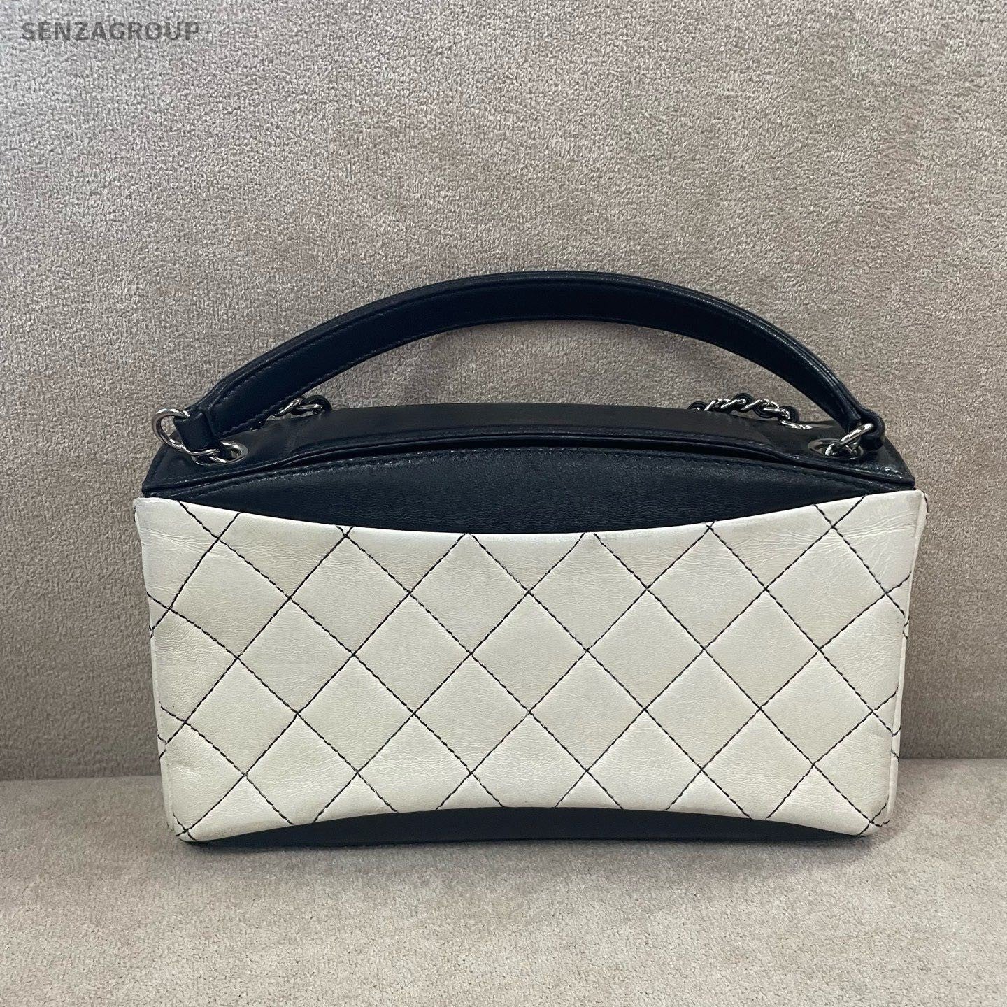 CHANEL Vintage Top Handle Diamond Pattern 2WAY Chain Shoulder Handbag White