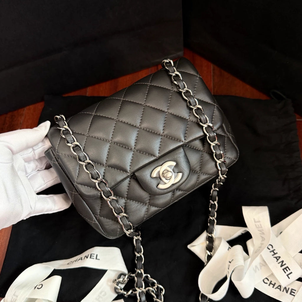 Chanel Classic Flap Lambskin Chain Crossbody Gray Silver Diamond Women Fashion