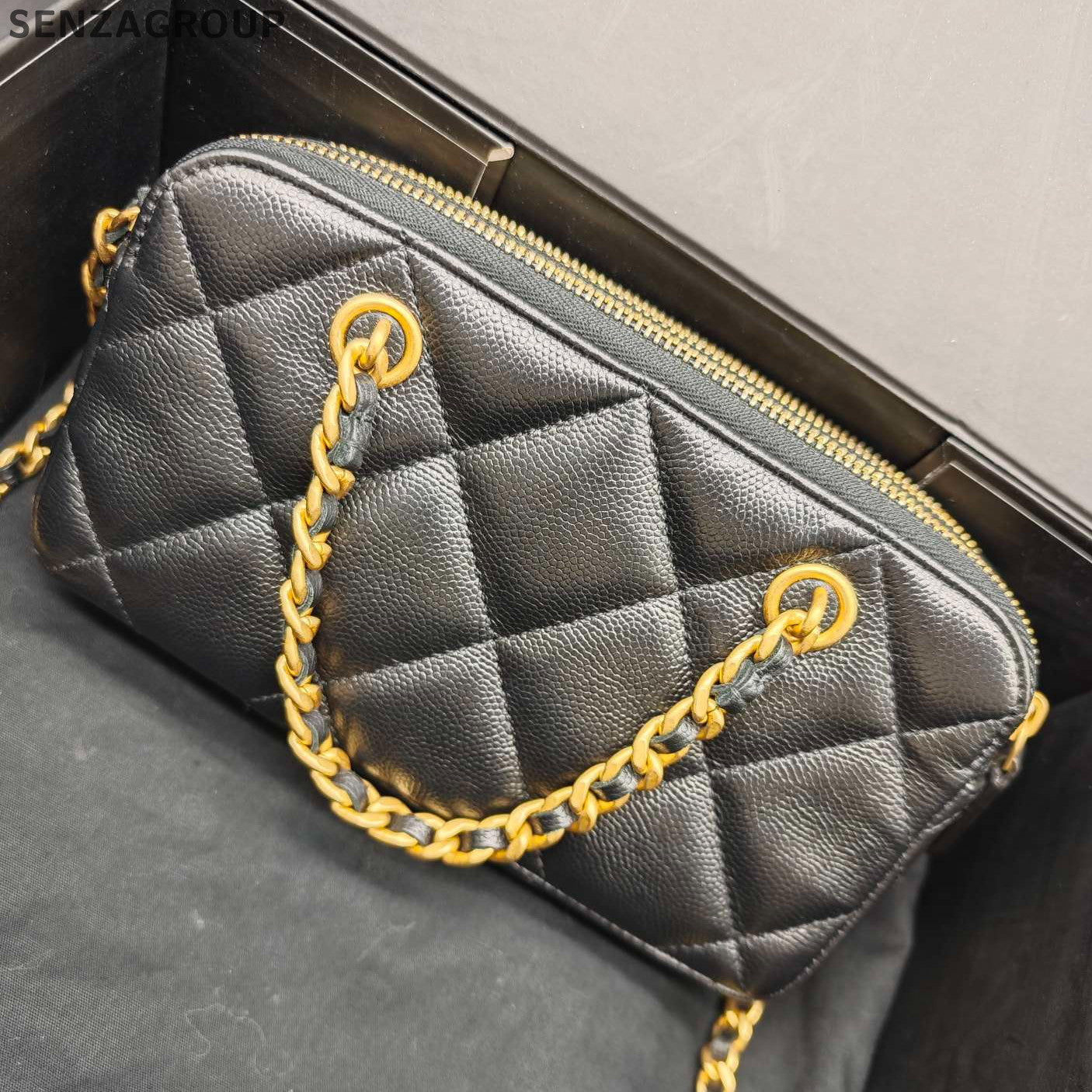 Chanel Quilted Phone Bag Chain Crossbody Shoulder Bag Classic Women