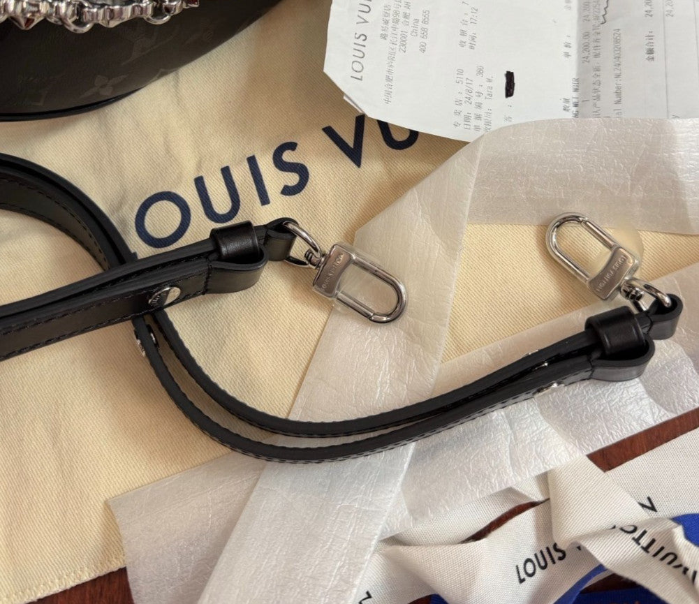 Louis Vuitton Loop Chain Shoulder Bag Crossbody Black Silver Women Classic