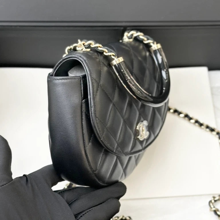 Chanel Diamond Lambskin Chain Shoulder Bag Crossbody Black Gold Women Classic S