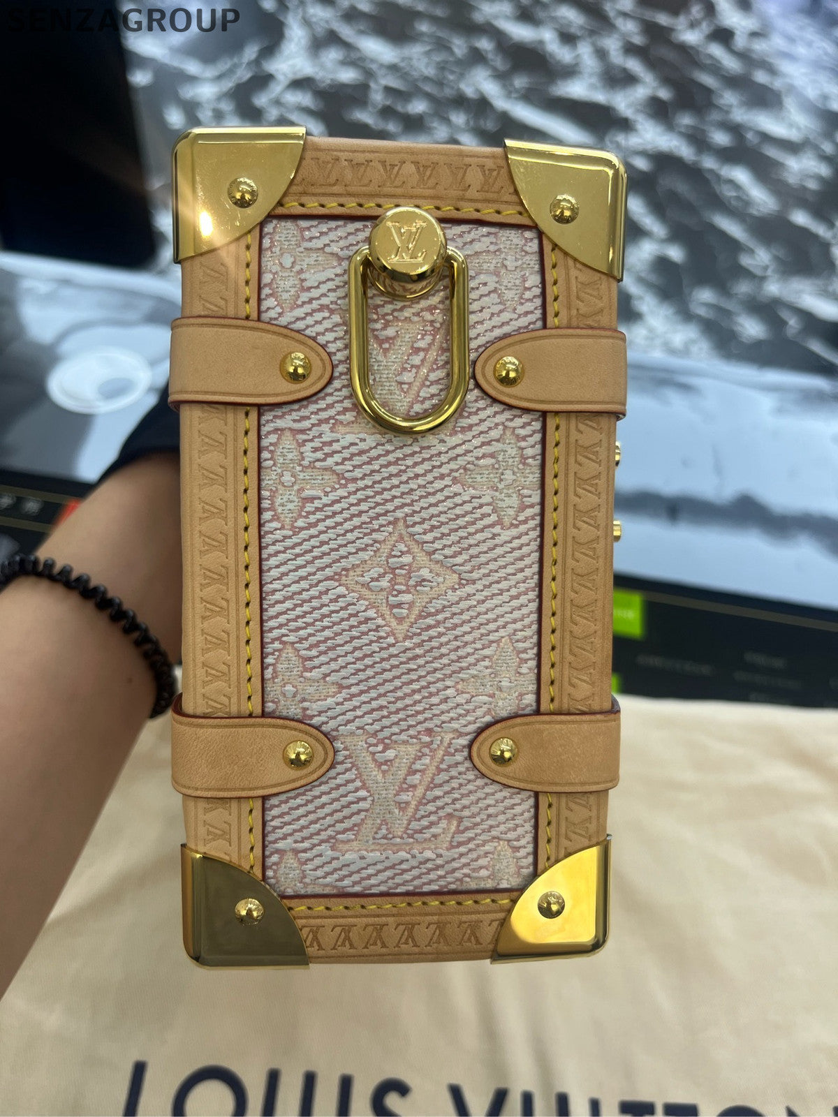 Louis Vuitton Monogram Box Bag Medium Pink Gold Shoulder Crossbody Classic Women
