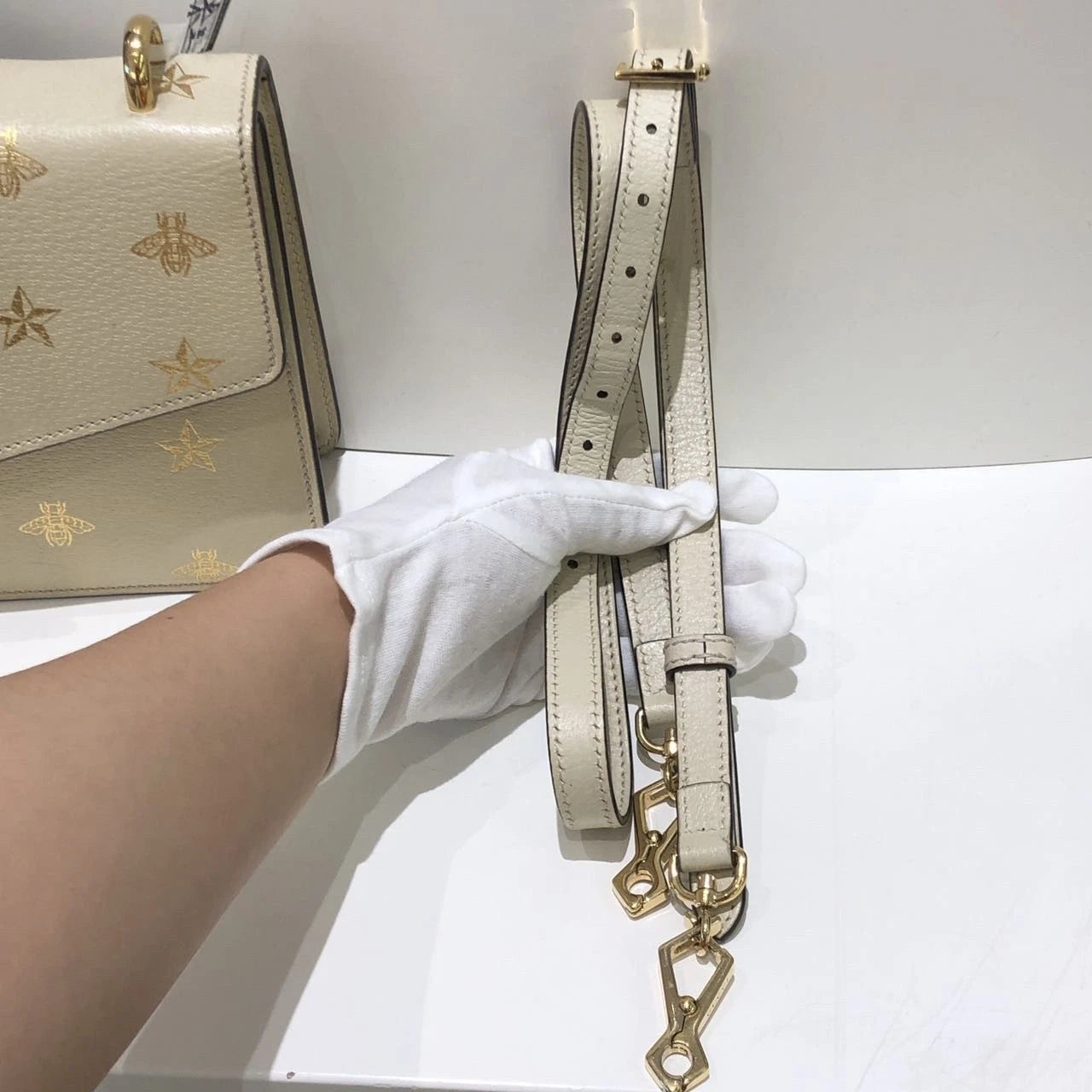 GUCCI White Medium Bee Shoulder Bag For Women