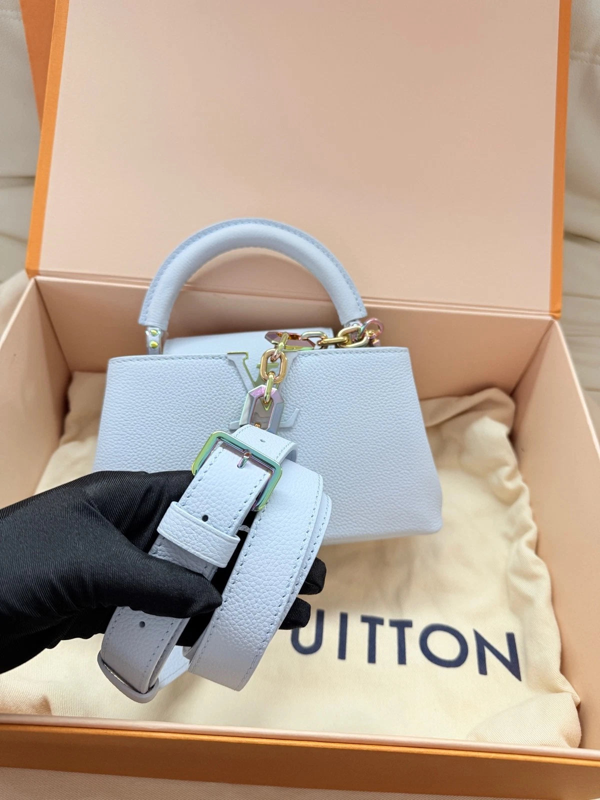 Louis Vuitton Capucines Blue Crossbody Handbag Excellent