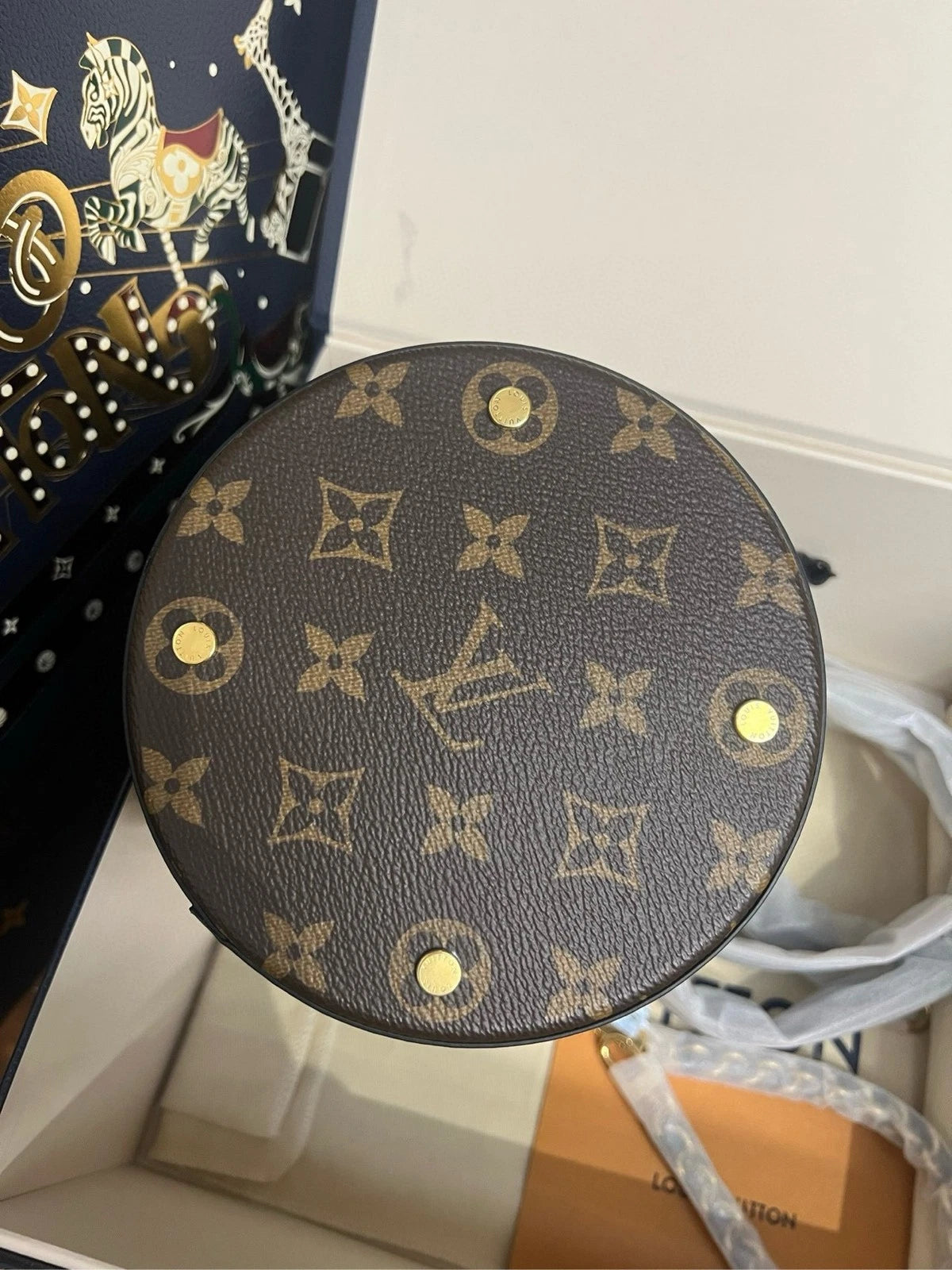 Louis Vuitton Singapore Limited Edition Canvas Bucket Bag For Women