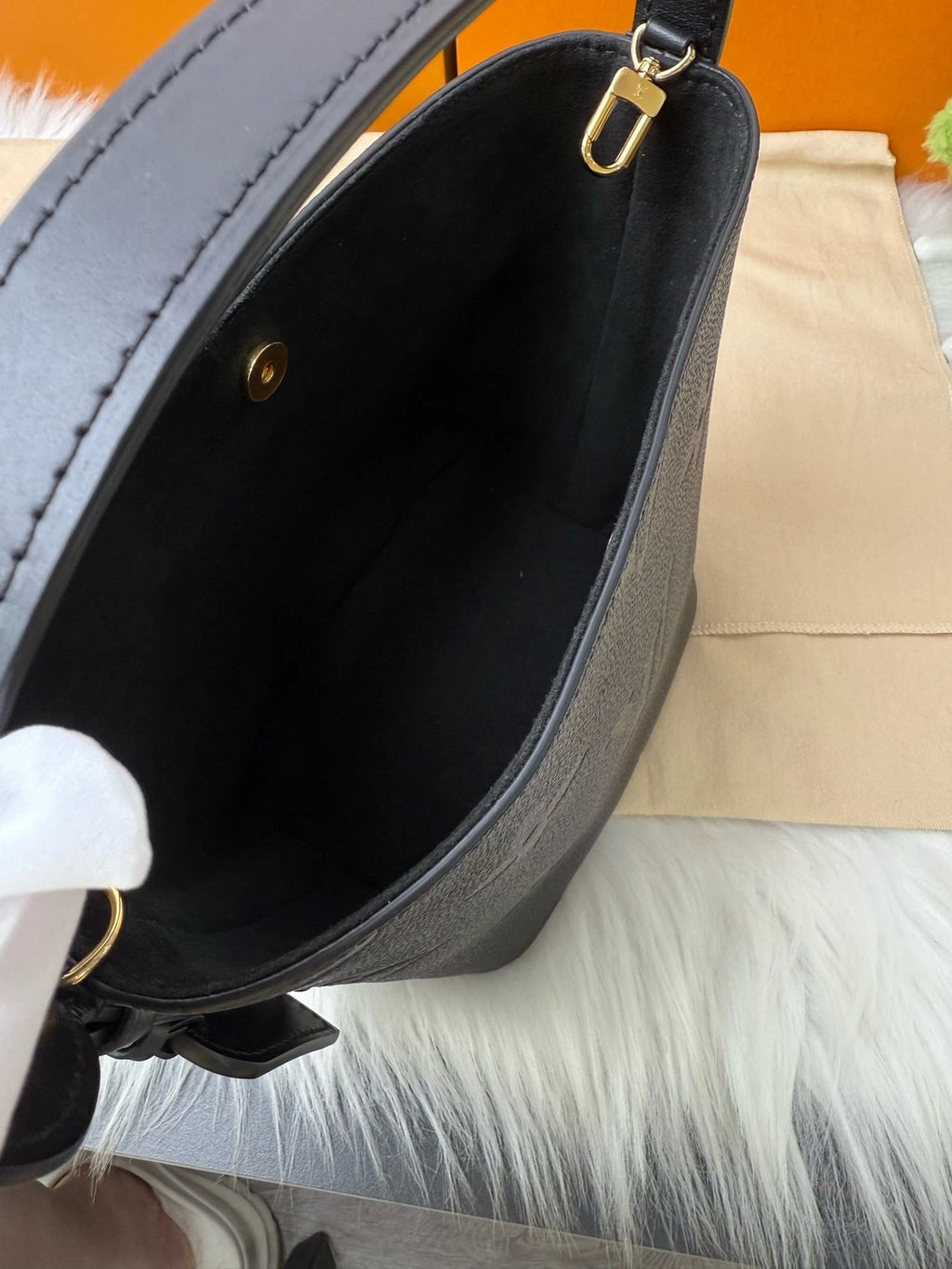 Authentic Louis Vuitton Black Leather All In BB Bucket Bag For Women