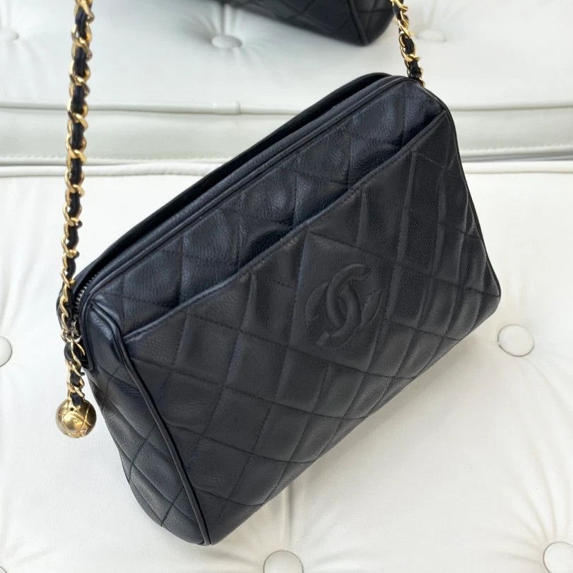 Chanel Vintage Calfskin Chain Diamond Shoulder Bag Black Gold Women S