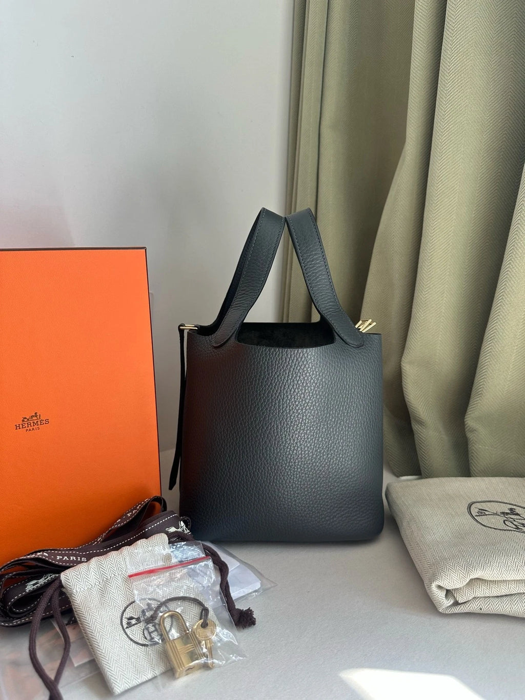 Hermes TC Leather Picotin18 Bucket Bag For Women