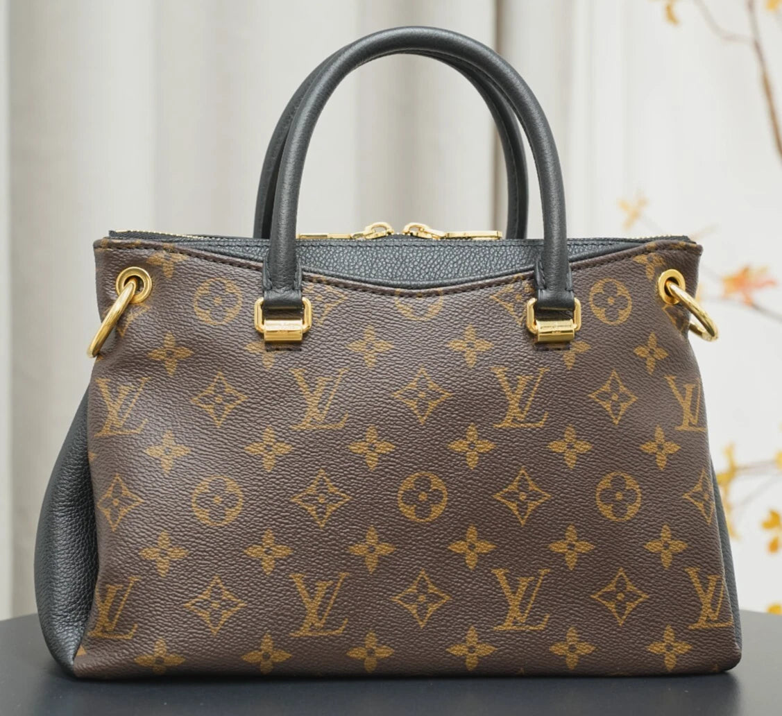 Louis Vuitton M42960 Monogram Shoulder Bag Excellent