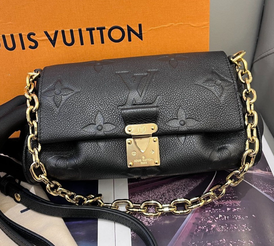 Louis Vuitton Favorite Monogram Chain Shoulder Bag Crossbody Black Gold Women