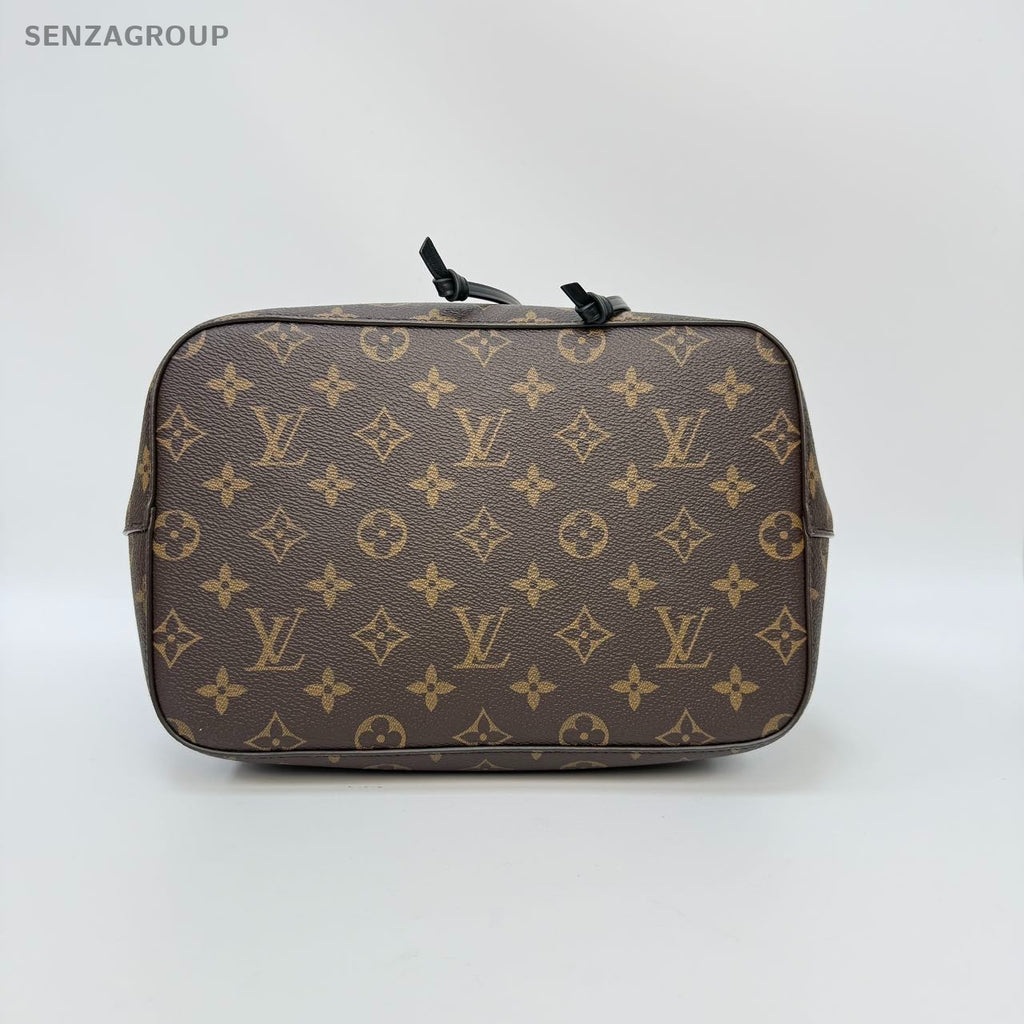 SJ0001 LV noe bucket black strap and interior