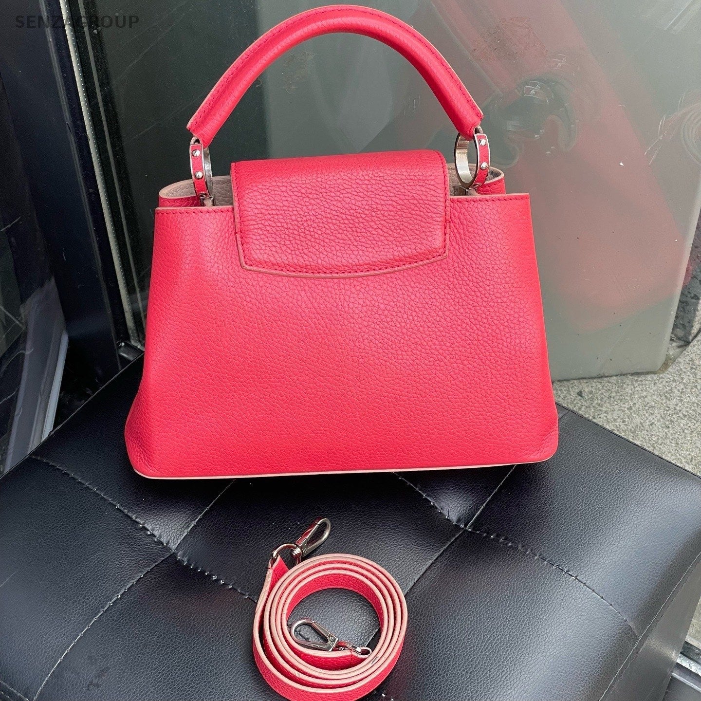 Louis Vuitton Capucines PM Top Handle 2way Shoulder Handbag Red Women