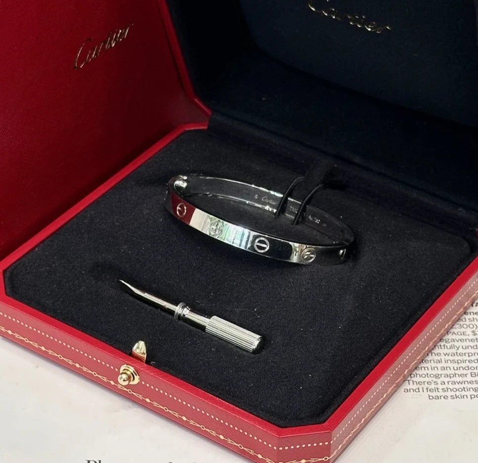 Authentic Cartier Love Classic Bracelet 18k White Gold Bangle Size17